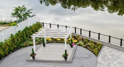 Water’s Edge Caterers waterfront ceremony space in Centerport, New York